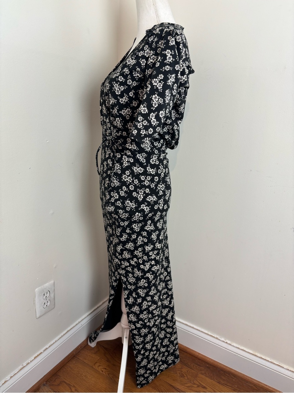 Veronica Beard Mariposa dress In Black and White Floral Size Small - Picture 10 of 16